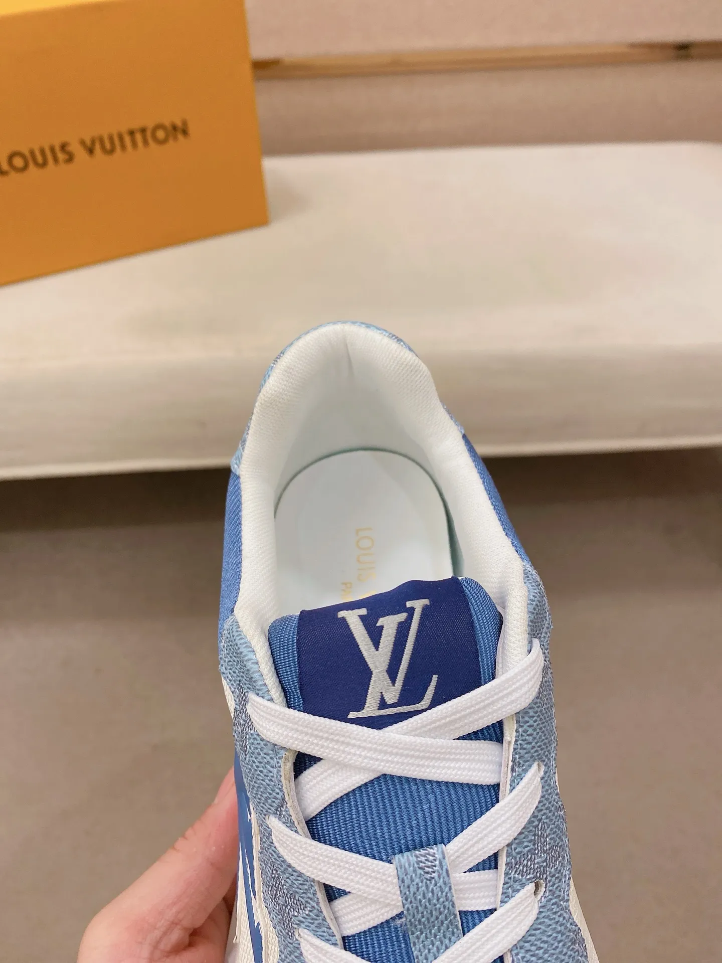 Men's shoes💰 462💰louis vuitton (Louis Vuitton/lv)🔍🔍The new counters are on sale at the same time. The uppers are imported from Italy. ️Re-engraved🇮🇹💪💪, ⚠Sole: The original sole is specially provided by the original factory, the exclusive movable molded sole is super comfortable, ⚠Original factory follow-up goods, 🔍🔍high quality, you can go in and out of the counter at will, welcome to compare⚠. Code number: 38-44 (45/46 customized, non-refundable)